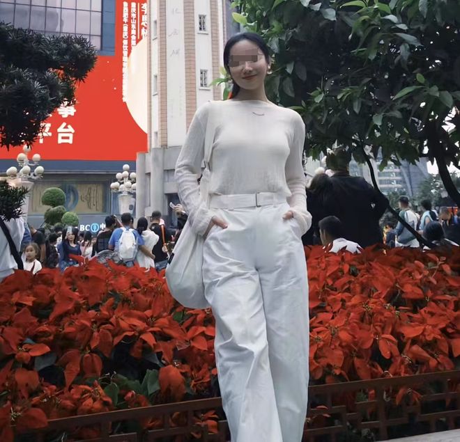 堂三甲医院面对常见蛇伤却毫无办法不朽情缘三亚被蛇咬死的美女真冤堂(图1)